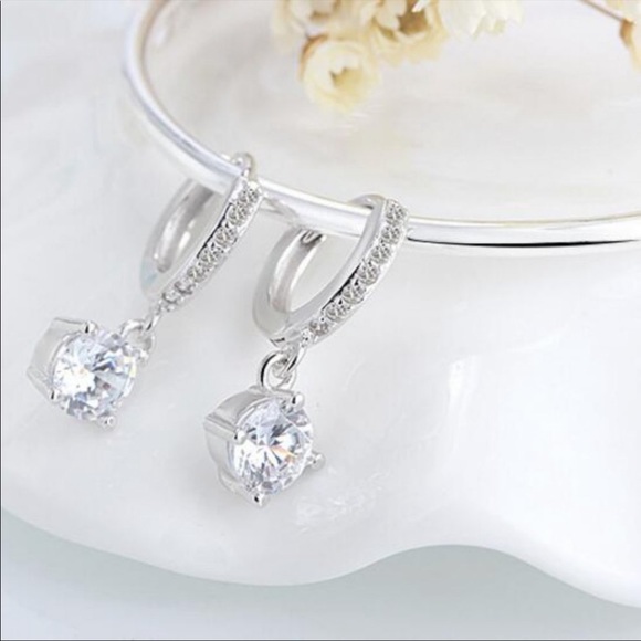 NEW SOLITAIRE DIAMOND DROP SILVER HOOP EARRINGS - Picture 3 of 8